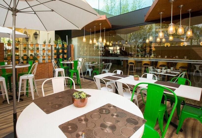 هتل Courtyard Toluca Airport