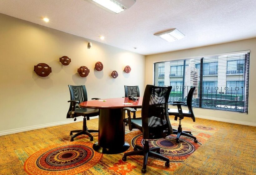هتل Courtyard Toluca Airport