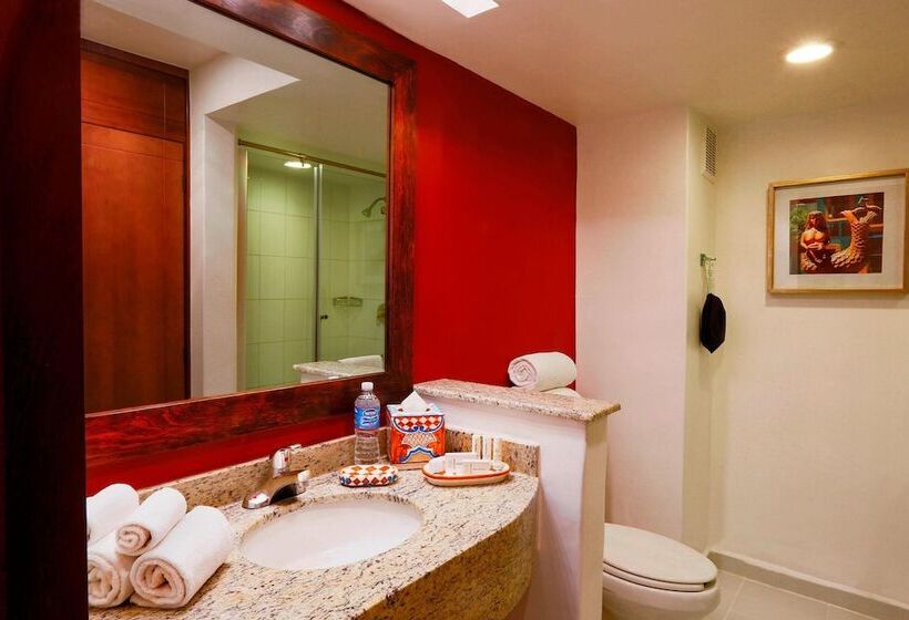هتل Courtyard Toluca Airport