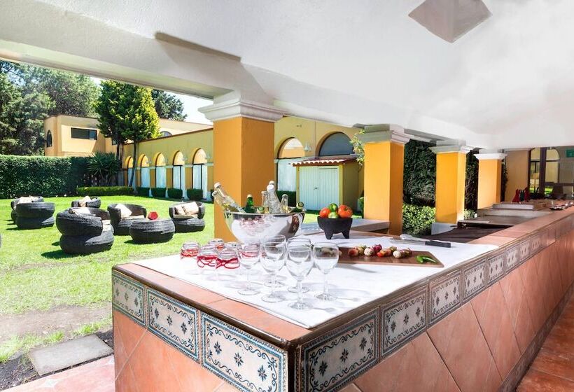 هتل Courtyard Toluca Airport