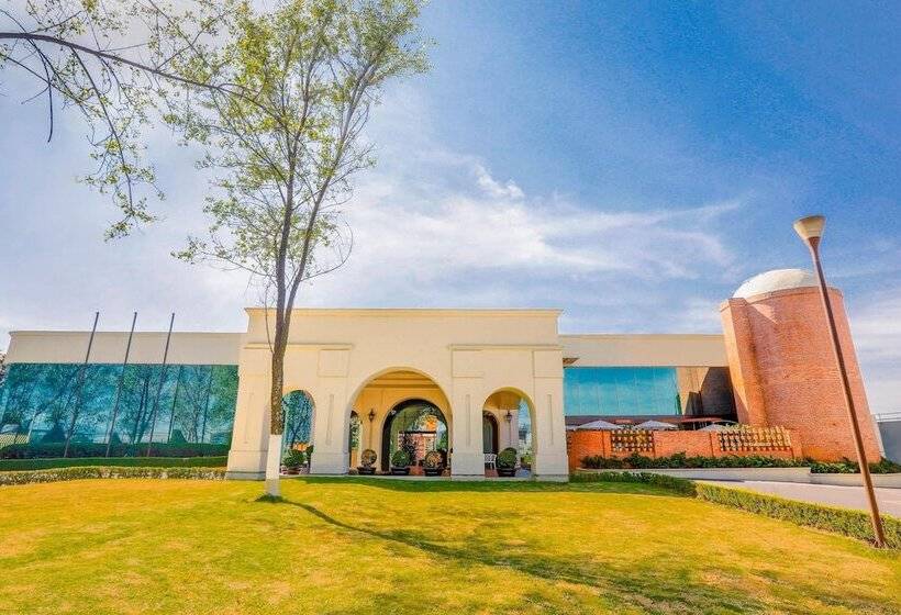 هتل Courtyard Toluca Airport