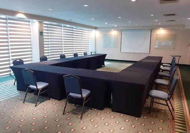 هتل Courtyard Toluca Airport