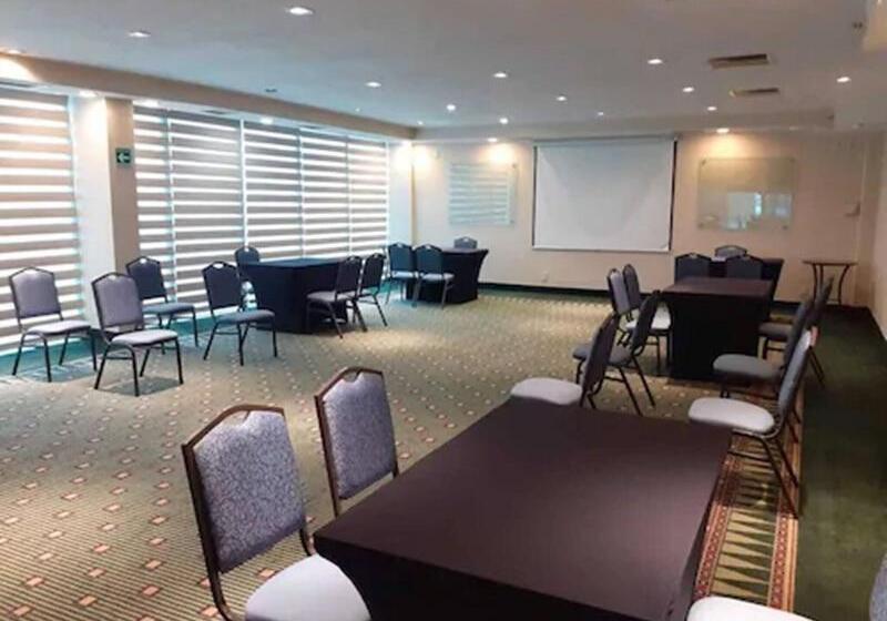 هتل Courtyard Toluca Airport