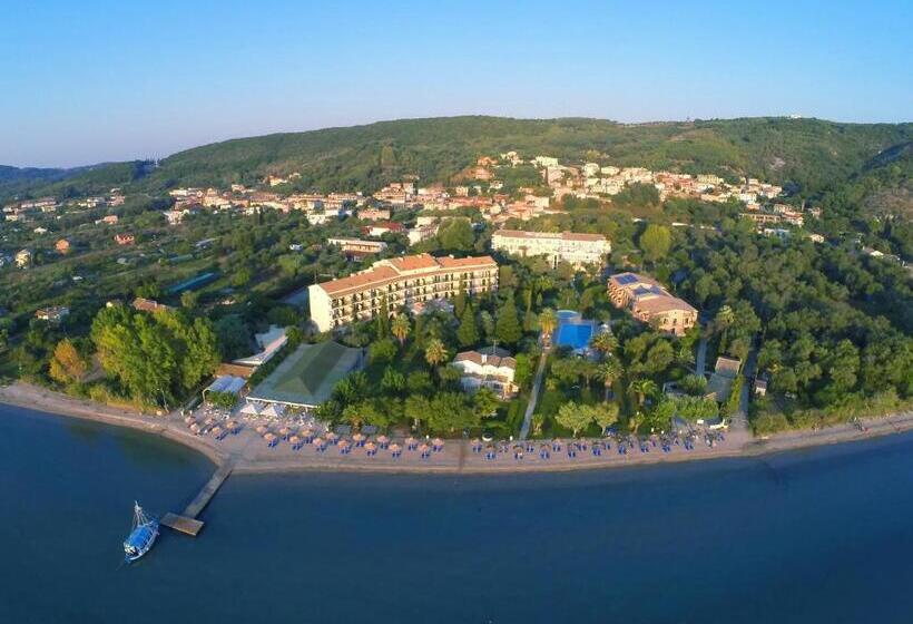 هتل Delfinia