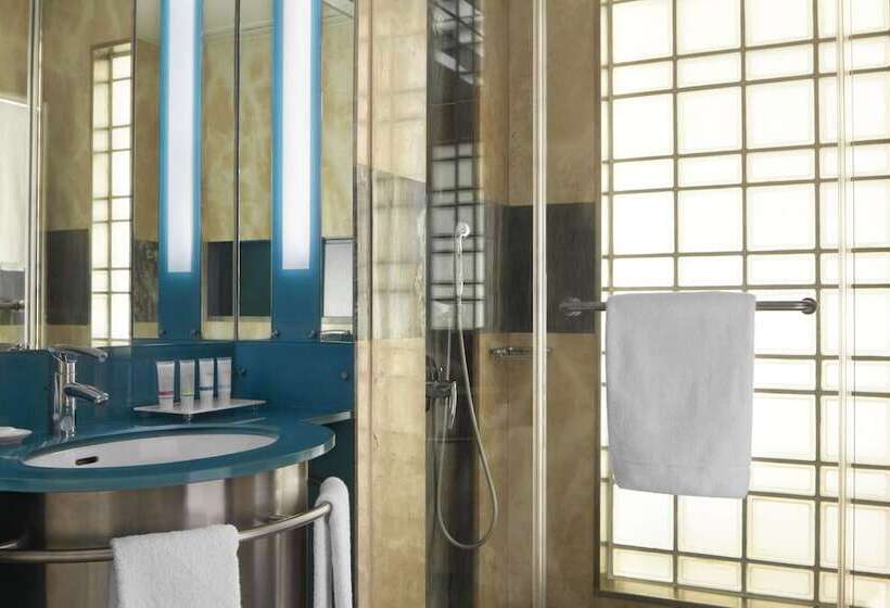 هتل Four Points By Sheraton Le Verdun