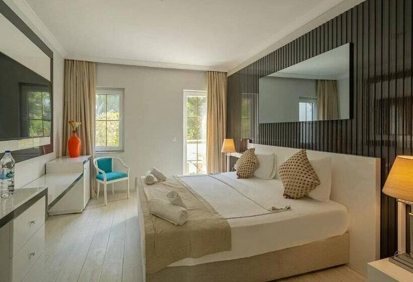 هتل Golden Beach Resort & Spa