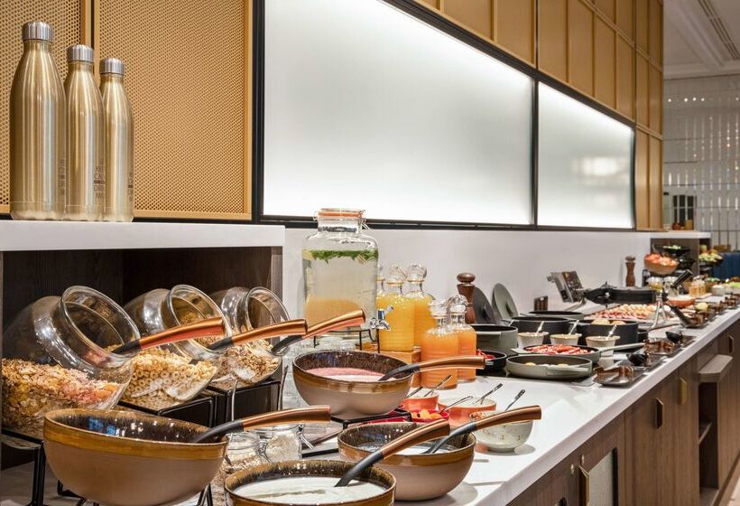 هتل Golden Tulip Warszawa Centrum