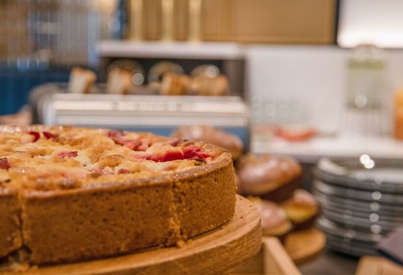 هتل Golden Tulip Warszawa Centrum