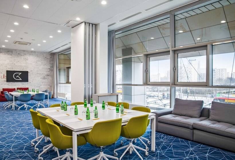 هتل Golden Tulip Warszawa Centrum