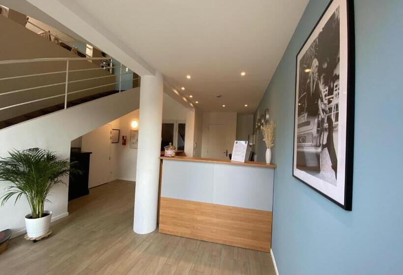 ホテル Hôtel La Rotonde