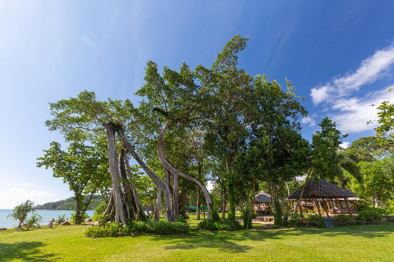 בית מלון כפרי Khaolak Merlin Resort