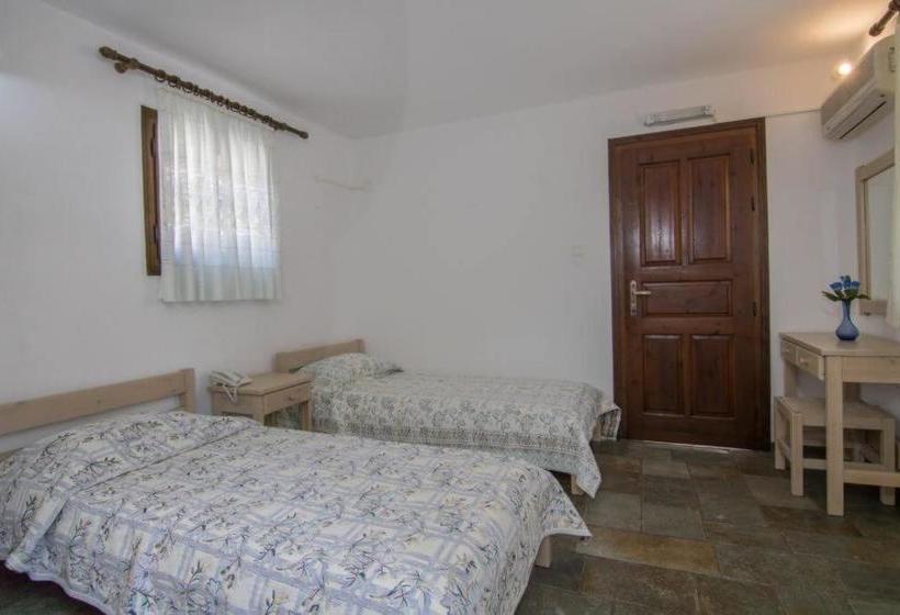 בית מלון כפרי Paros