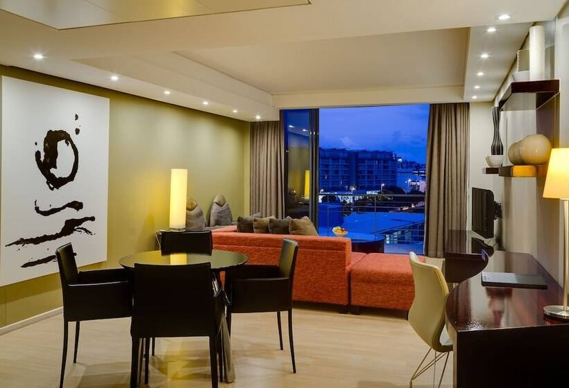 Fotos del hotel Protea Hotel By Marriott Cape Town North Wharf:  2