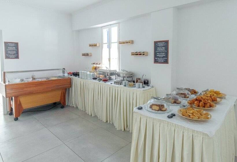 هتل Rivari Santorini