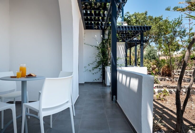هتل Rivari Santorini
