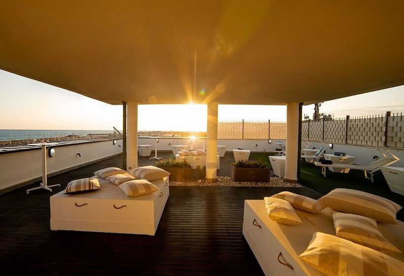هتل Smy Aran Blu Roma Mare