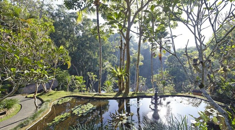 هتل Tjampuhan Spa