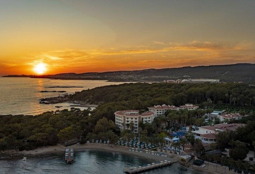 هتل Utopia Resort & Residence