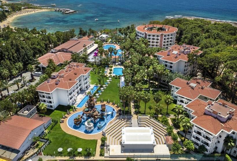 هتل Utopia Resort & Residence
