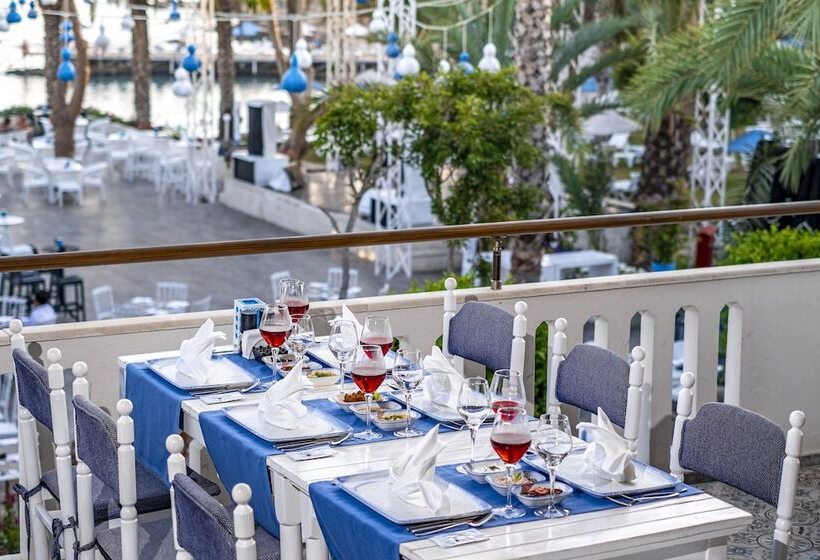 هتل Utopia Resort & Residence
