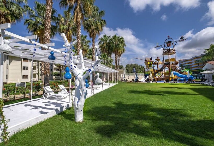 هتل Utopia Resort & Residence