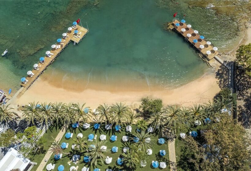 هتل Utopia Resort & Residence