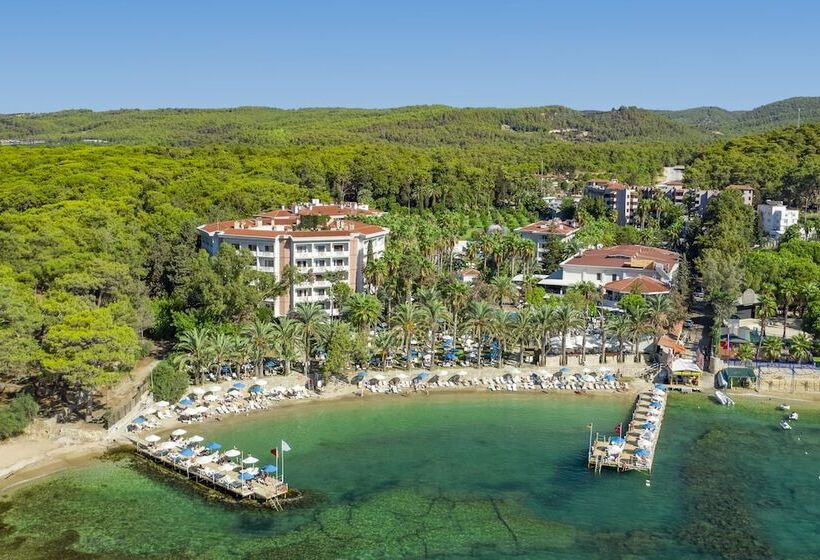هتل Utopia Resort & Residence