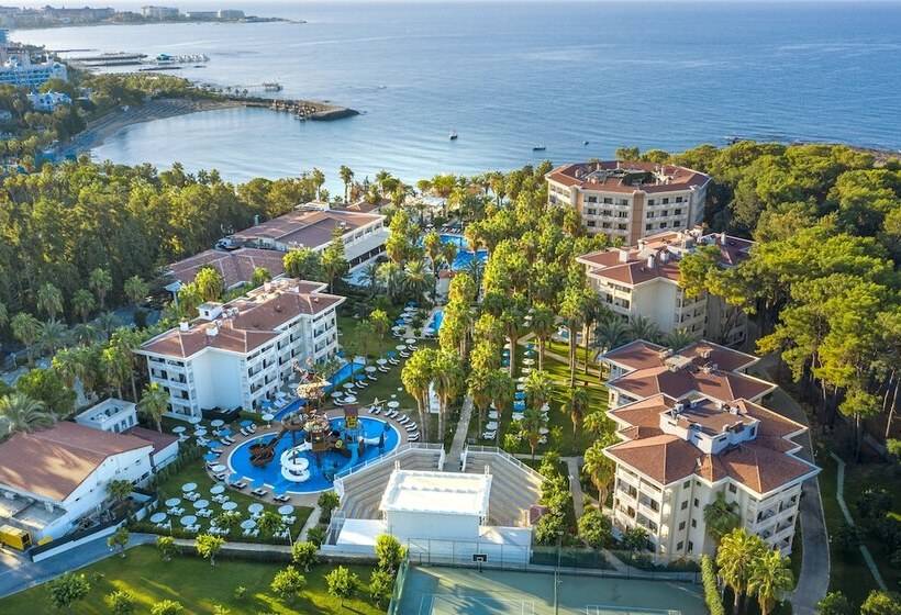 هتل Utopia Resort & Residence