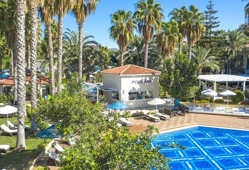هتل Utopia Resort & Residence