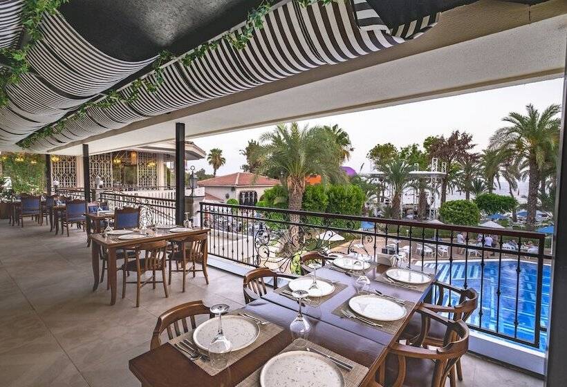 هتل Utopia Resort & Residence