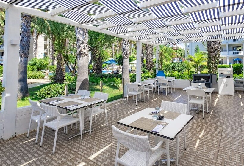 هتل Utopia Resort & Residence