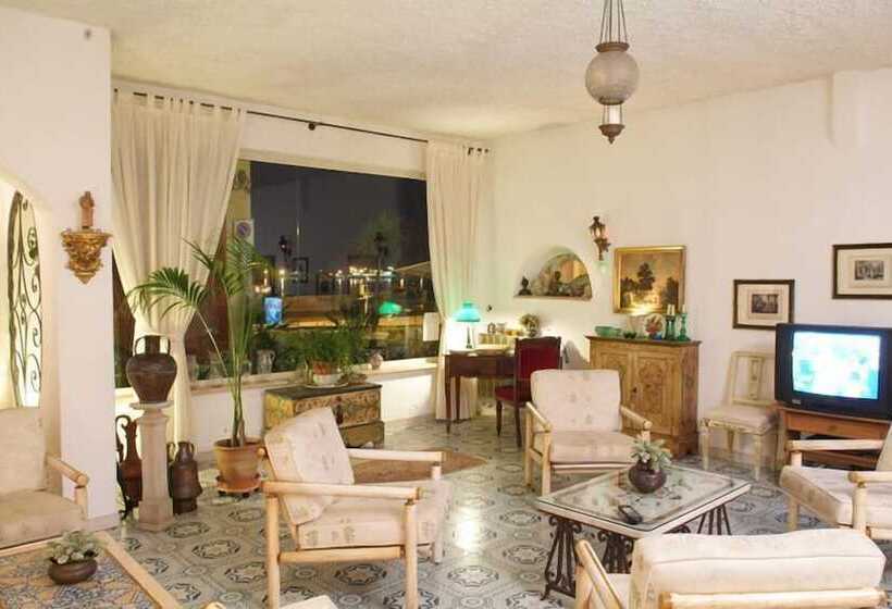 هتل Villa Mora