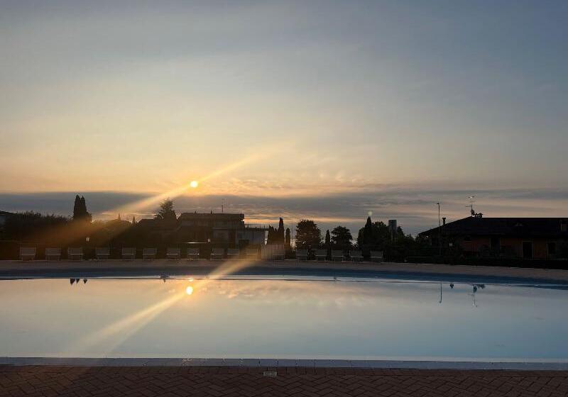 Le Terrazze Sul Lago Hotel & Residence