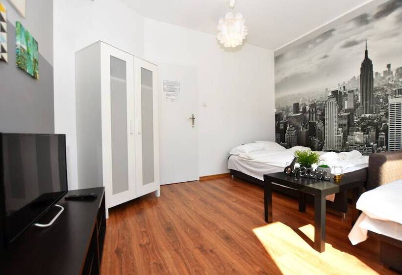 Dukes Hostel   Pokoje Prywatne, Rynek