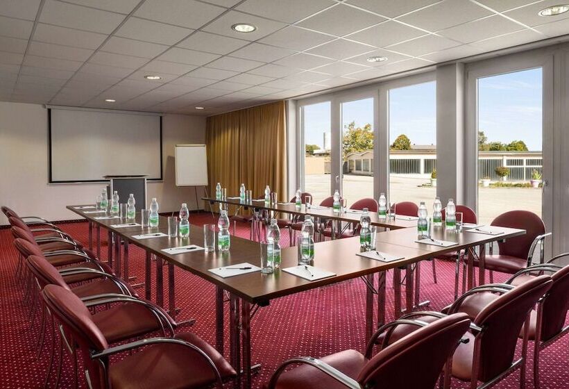 בית מלון כפרי Amedia Express Sattledt, Trademark Collection By Wyndham