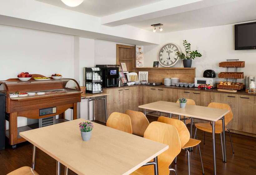 בית מלון כפרי Amedia Express Sattledt, Trademark Collection By Wyndham