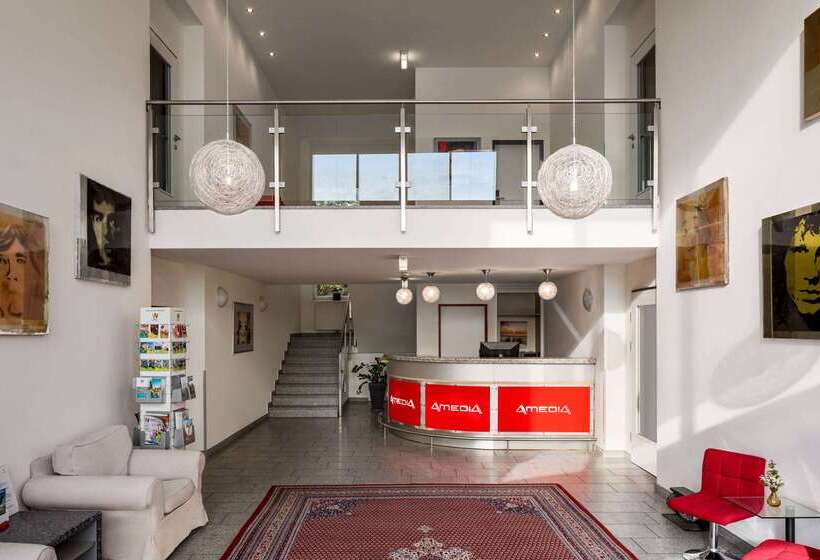 בית מלון כפרי Amedia Express Sattledt, Trademark Collection By Wyndham