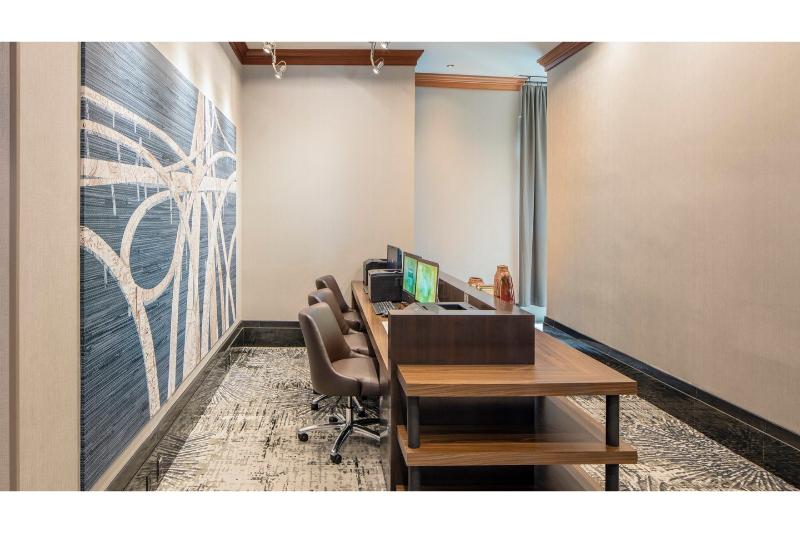 هتل Courtyard By Marriott Boston Brookline