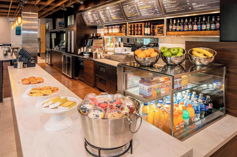 هتل Courtyard By Marriott Boston Brookline
