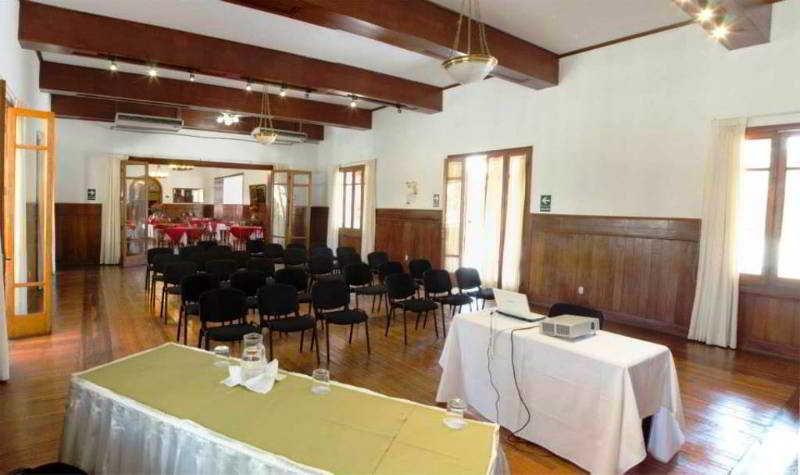 Dm Hoteles Mossone Ica