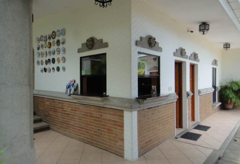 Fotos del hotel El Almendro:  15