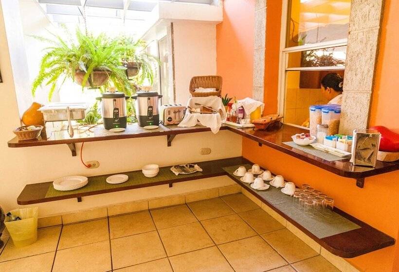 Fotos del hotel El Almendro:  13
