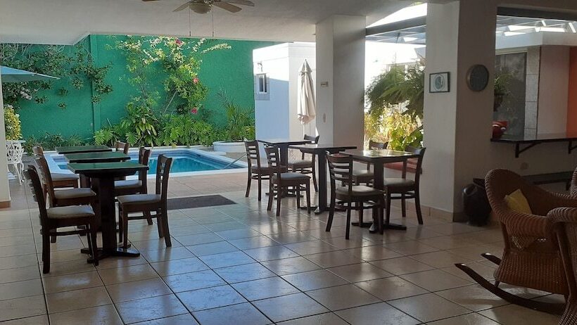 Fotos del hotel El Almendro:  22