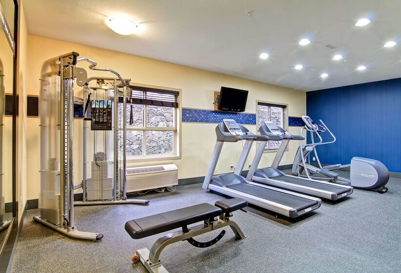 هتل Hampton Inn By Hilton Kamloops