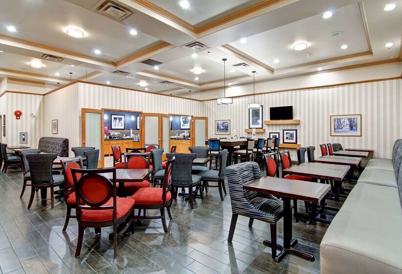 هتل Hampton Inn By Hilton Kamloops