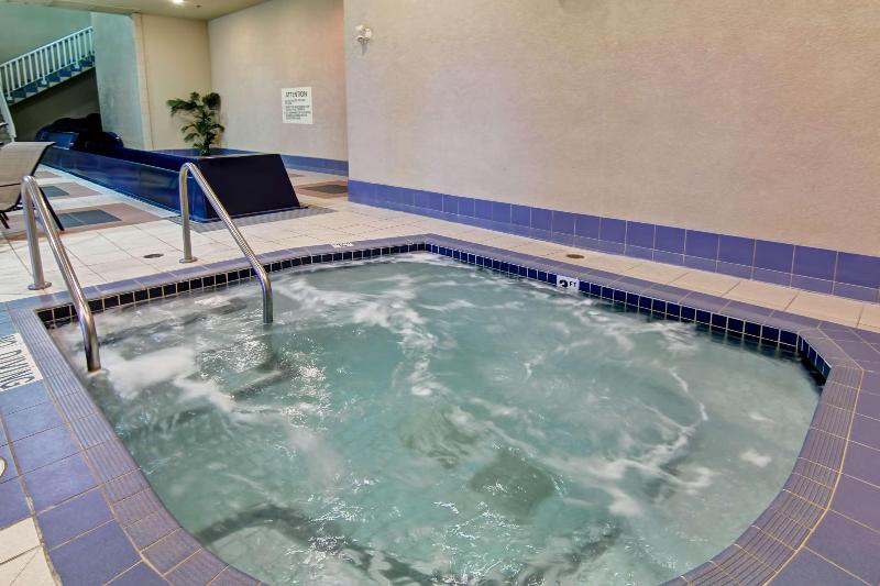 هتل Hampton Inn By Hilton Kamloops