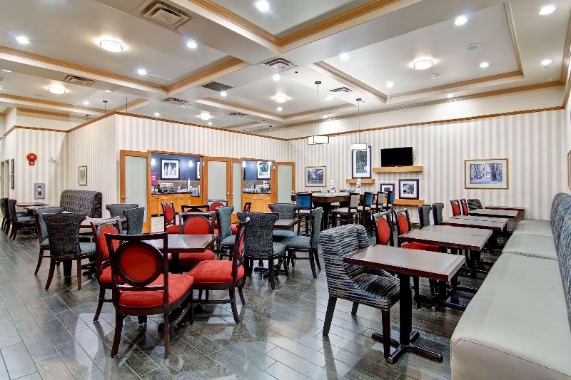 هتل Hampton Inn By Hilton Kamloops