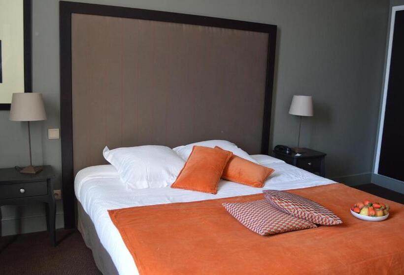 ホテル Château De La Pomarède