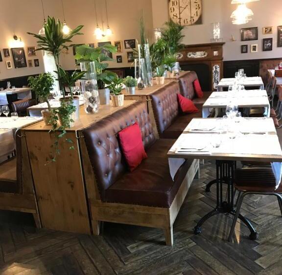 ホテル Château De La Pomarède