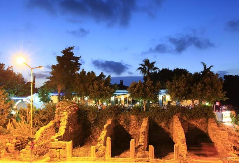 هتل Leda Beach